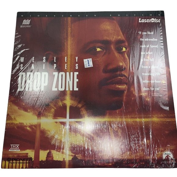 Drop Zone Action Thriller Laserdisc 1994 R u Wesley Snipes Gary Busey Yancy Butl - Picture 1 of 2